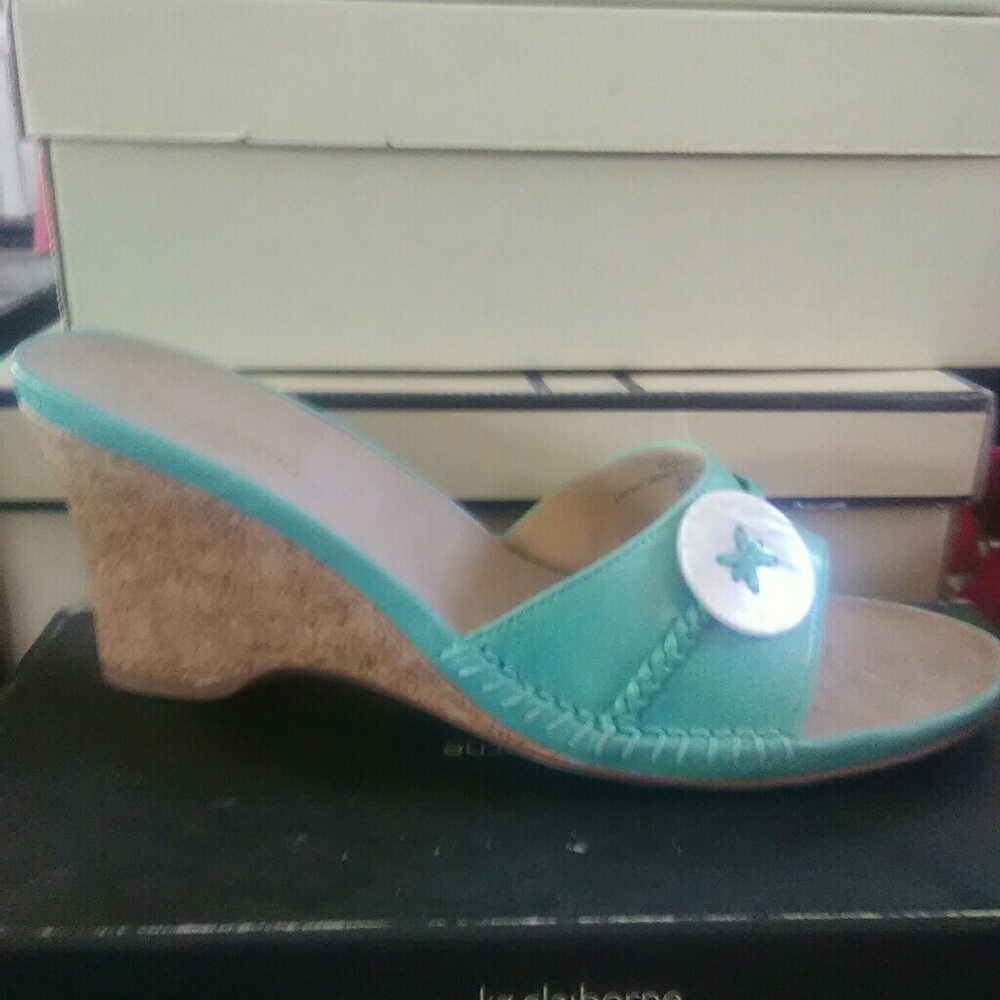 Wedge heels
